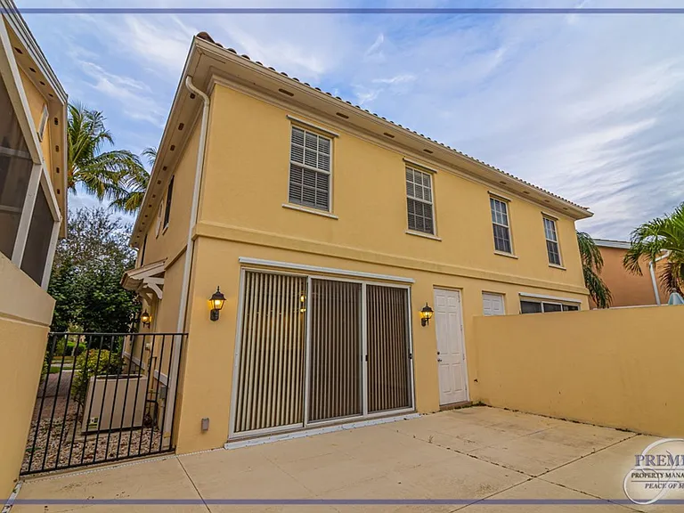 28576 Alessandria Cir — Photo 38