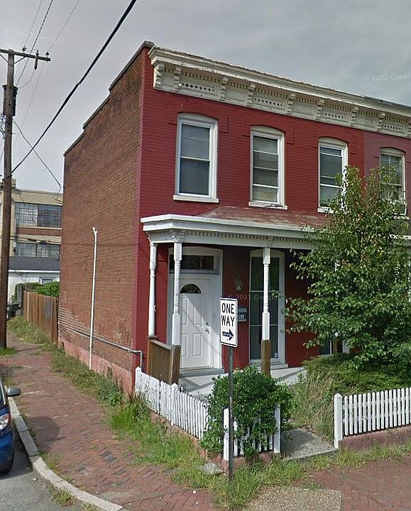 1st image of 901 W Clay St