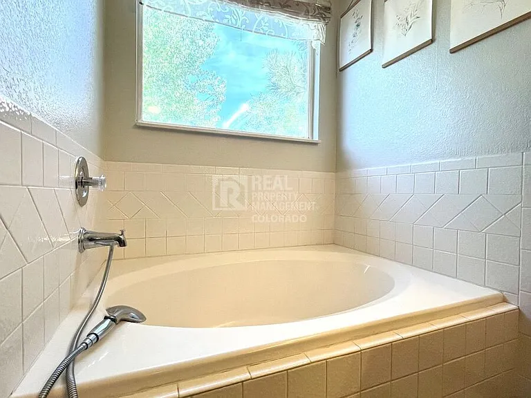 654 Montrail Dr — Photo 13