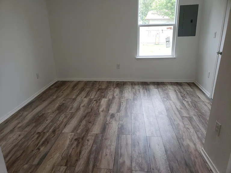6103 Valley Tree — Photo 5