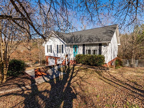 2nd image of 202 Shady Brook Ln