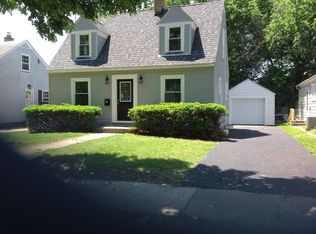 537 Farnum St, Aurora, IL 60505