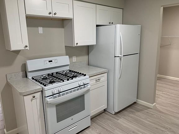 4th image of 450 Madison St