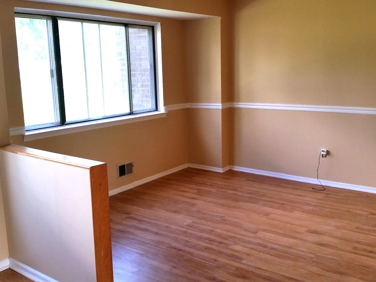 3 bed, 2.5 bath, 1360 sqft, $3,000 — Photo 1