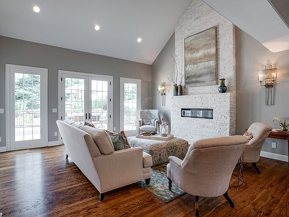 5th image of 1924 Evergreen Rd
