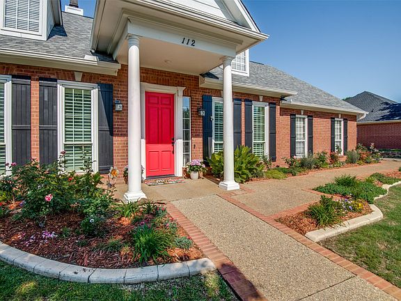 3rd image of 112 Saint Andrews Cir