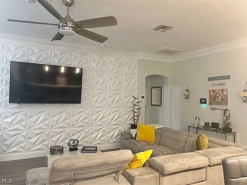 221 NW 3rd Pl