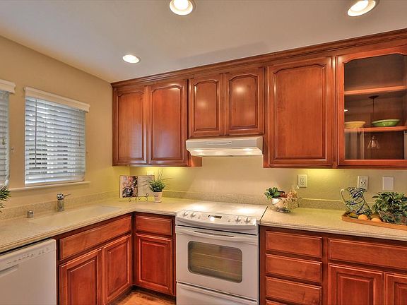 5th image of 1542 Glenpine Dr