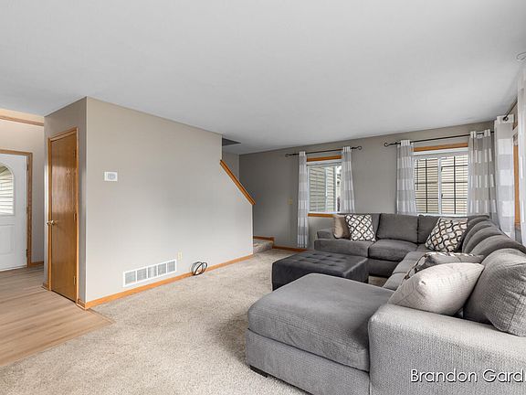 4th image of 626 Lasalle Ave NW
