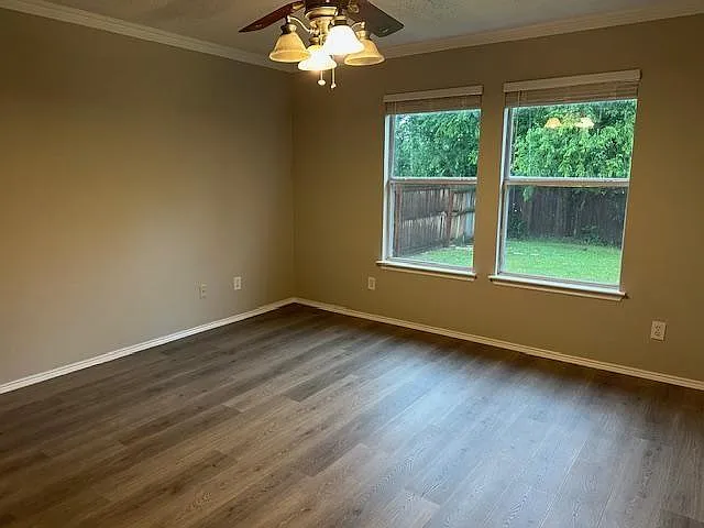 2424 Rolling Ridge Dr — Photo 10