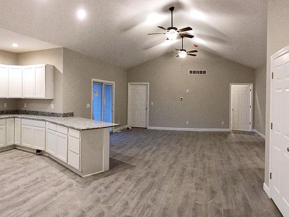 3rd image of 176 Harbor View Hts