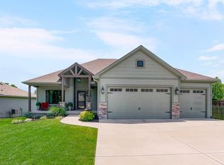 211 Broadmoor Dr, Louisburg, KS 66053