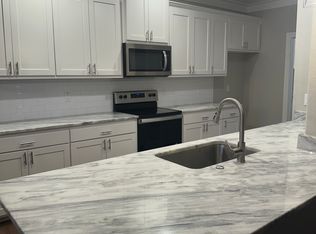 2420 Creek Dr, Granbury, TX 76048