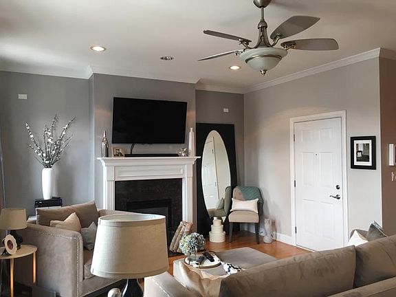 2nd image of 2958 W Belmont Ave APT 2