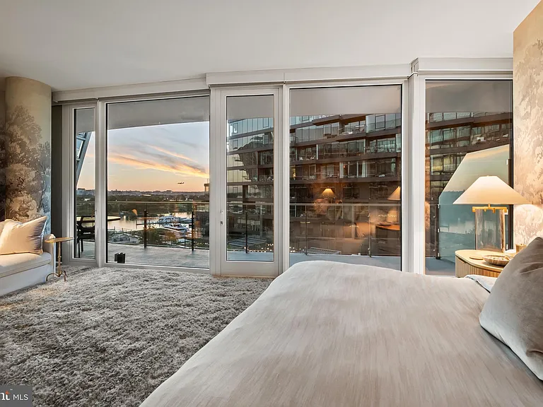 601 Wharf St SW #806 — Photo 9