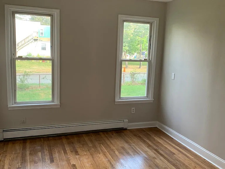 135 Gilbert St #1 — Photo 9