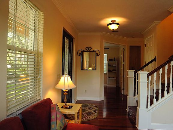 2nd image of 2370 Woodlawn Cir E
