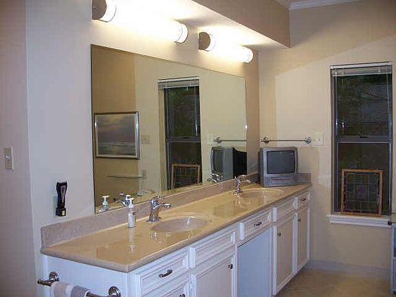 3rd image of 352 Rolling Hills Dr