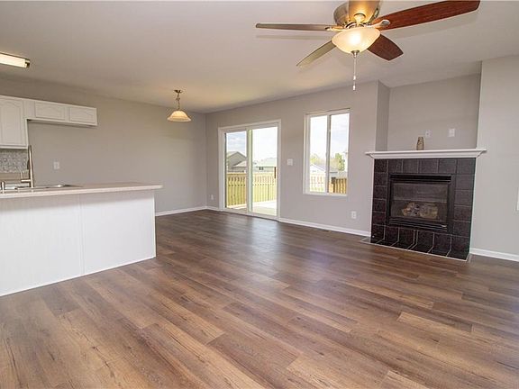 3rd image of 606 Spruce Cir NW