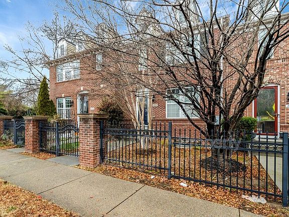 3rd image of 2093 Laura Mews Pl