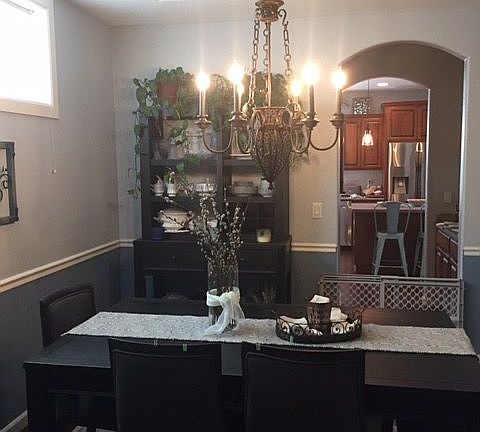 Dining/butlers pantry