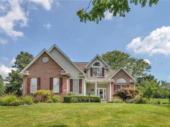 267 Saunders Station Rd, Trafford, PA 15085