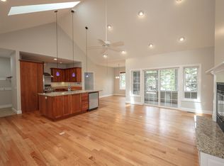 193 McCarthy St, Manchester, NH 03104