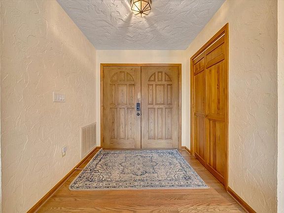 4th image of 35 Aspen Dr