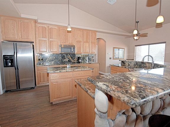4th image of 11640 Meadowlark Ave