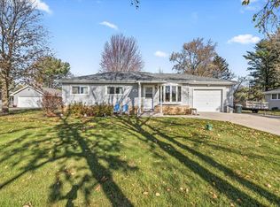 W186 Belleview Ave, Oconomowoc, WI 53066