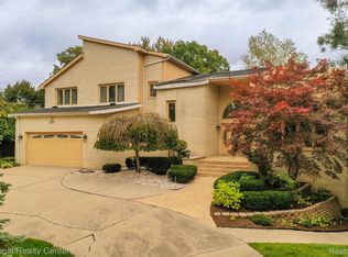 2885 Lahser Rd, Bloomfield Hills, MI 48304