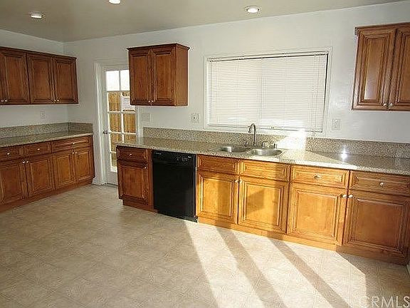 3rd image of 25461 Filaree Ave