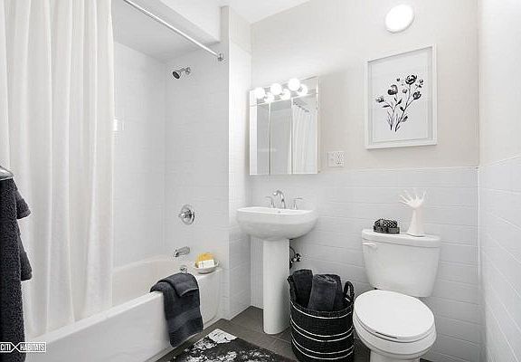 5th image of 510 Flatbush Ave APT 5F