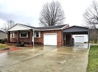 147 Oak Acres Cir, Washington, WV 26181