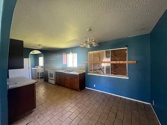 2nd image of 16-1561 35th Ave