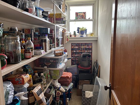5th image of 1739 W Catalpa Ave #3W