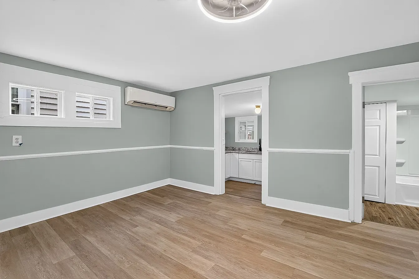 Studio, 400 sqft, $895 — Photo 3