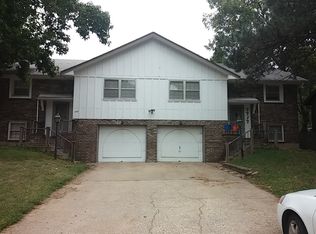 7715 Kessler Ln, Overland Park, KS 66204
