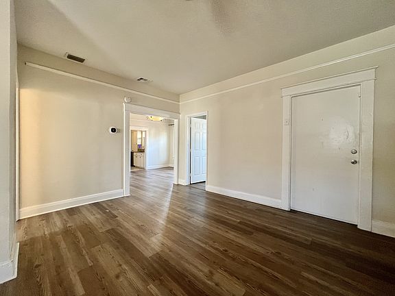5th image of 825 E McEwen Ave Unit A