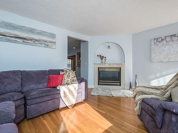 3rd image of 15 Sherwood Ave
