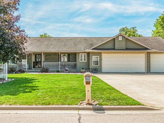 1108 Mistletoe Ln, Winneconne, WI 54986