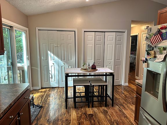 5th image of 2 Sherwood Dr