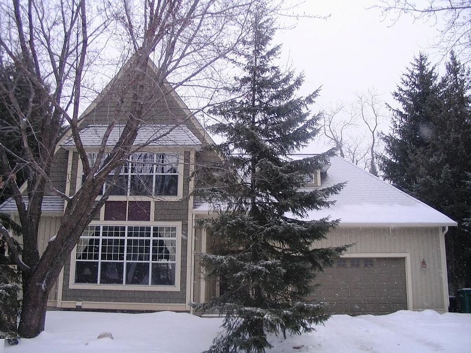 1st image of 281 Chelsea Ave