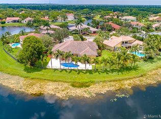 580 Coconut Cir, Weston, FL 33326