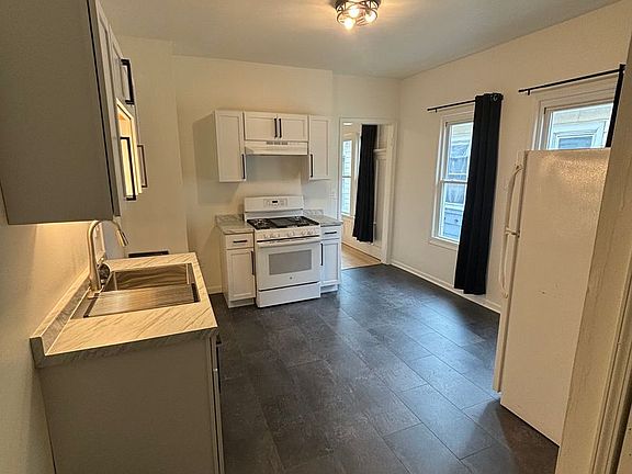 3rd image of 3157 N Buffum St #2B-1BA