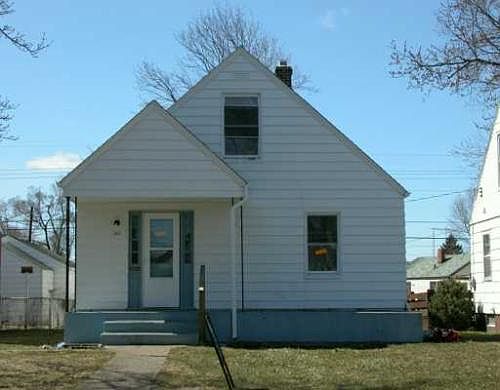 749 S. Gladstone Ave.