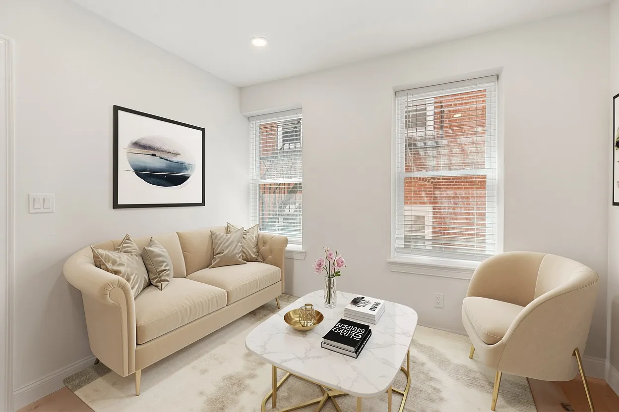 3 bed, 700 sqft, $3,895 — Photo 1