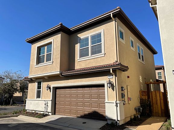 Bergamo Lot 82 Exterior