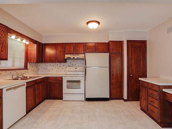 4th image of 2317 N 101st St
