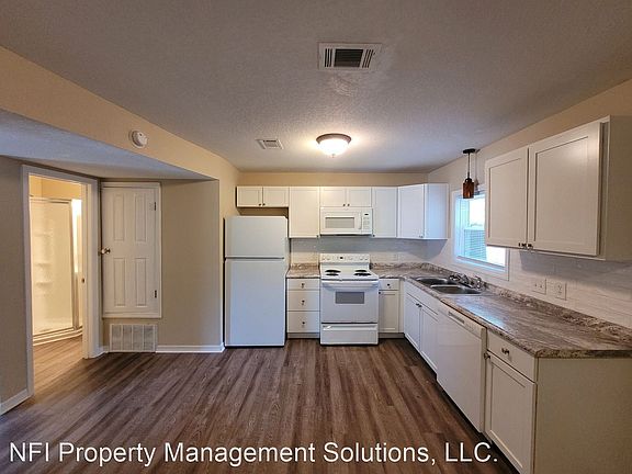 4th image of 5820 Sanders St APT L